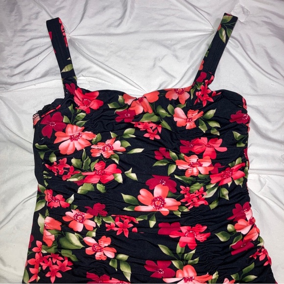 Lands End Sz 18 Colorful Black Red Floral Puckered Underwire Swim Suit Slimming - Picture 2 of 7